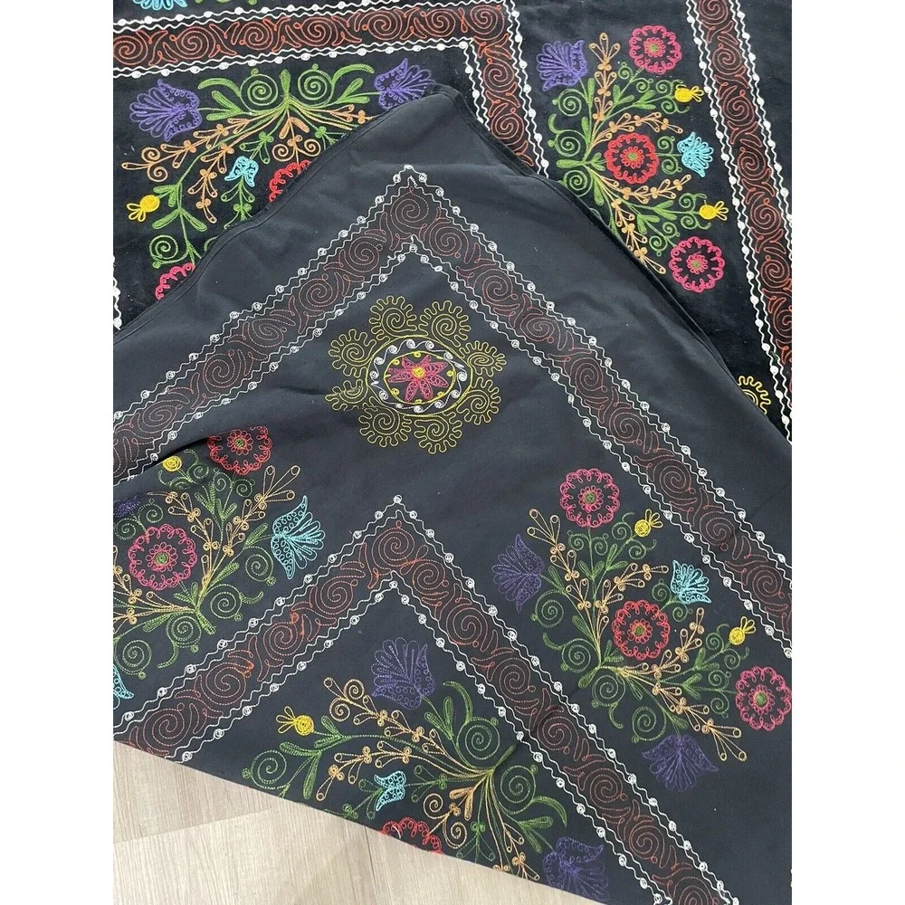 Vtg Uzbek Suzani Handmade Embroidery‎ on Velvet Tablecloth Wall Hanging 53